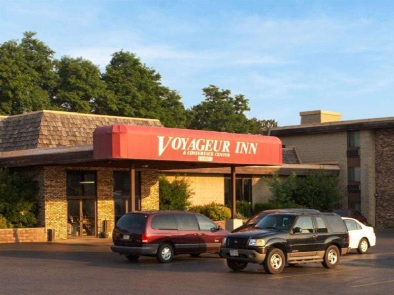 Voyageur Inn And Conference Center Reedsburg Екстериор снимка